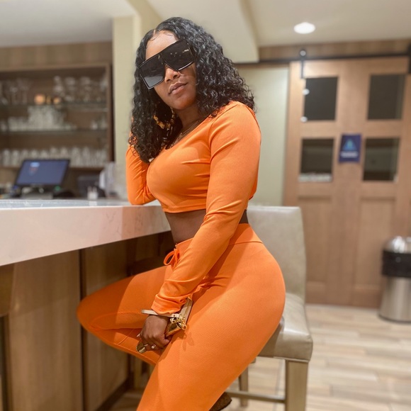 Set - Picture 2 of 2